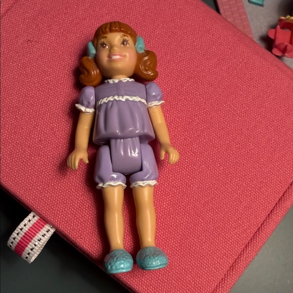 Charming Dollhouse Playset with Heart Case - Picture 6 of 8